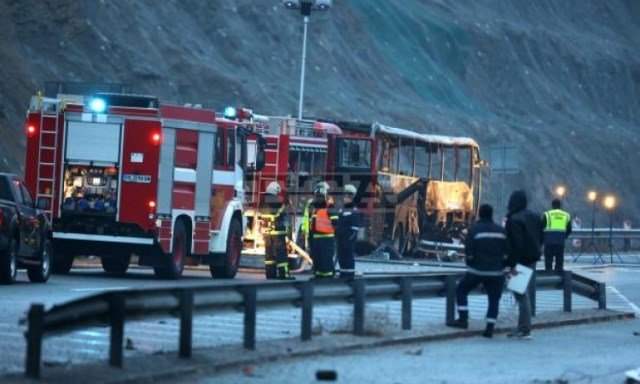  Najmanje 46 osoba stradalo nakon što se zapalio autobus iz Sjeverne Makedonije