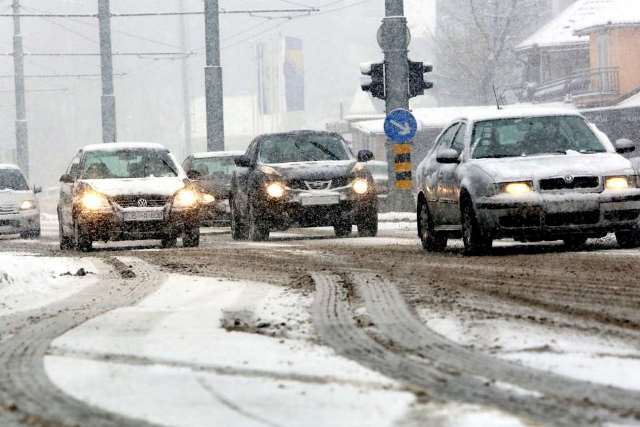  BIHAMK – Zbog niskih temperatura upozoravaju se vozači na moguću poledicu