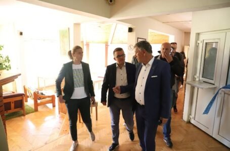 Premijerka Mehmedić posjetila Dom za stara lica Zenica