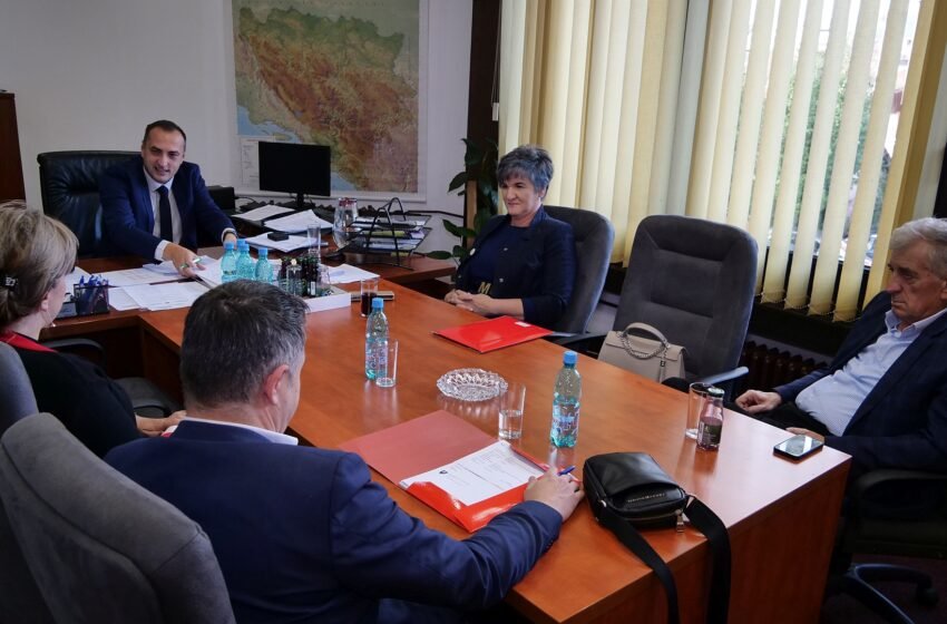  Ministar Nebojša Nikolić razgovarao sa predsjednicima općinskih sudova u ZDK