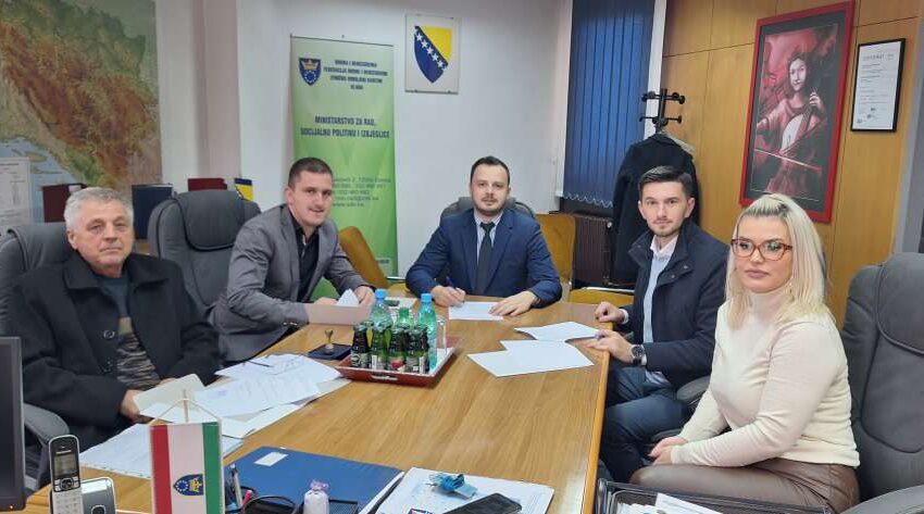Potpisani ugovori za infrastrukturne projekte u povratničkim mjesnim zajednicama ZDK