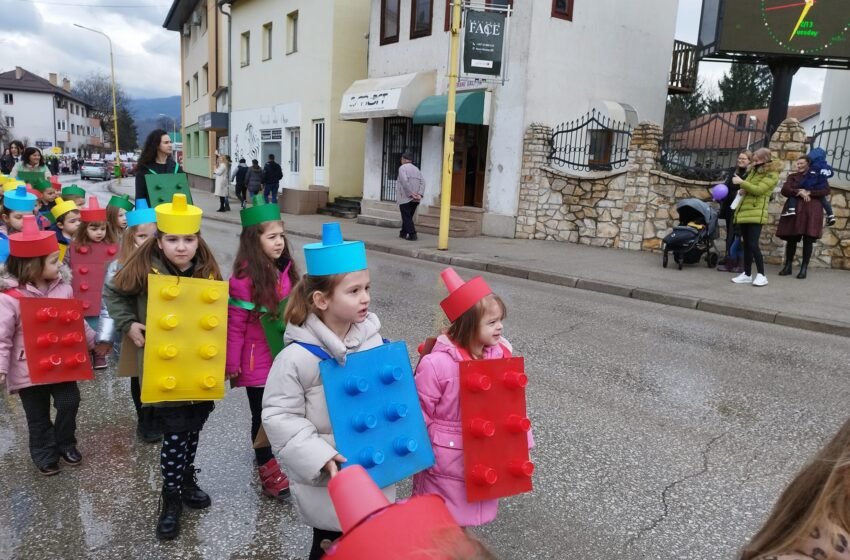  Foto:U Žepču upriličena tradicionalna karnevalska povorka
