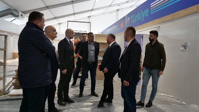  Premijer Pivić i ministar Šibonjić posjetili sajam ZEPS: Podrška organizatoru i učešću domaćih izlagača