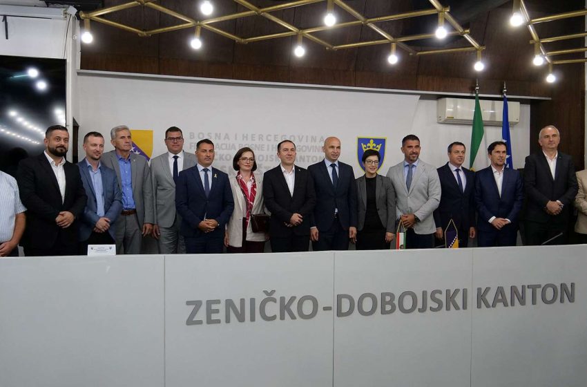 Potpisani ugovori o prijenosu 2,8 milijuna KM za projekte cestovne infrastrukture u ZDK
