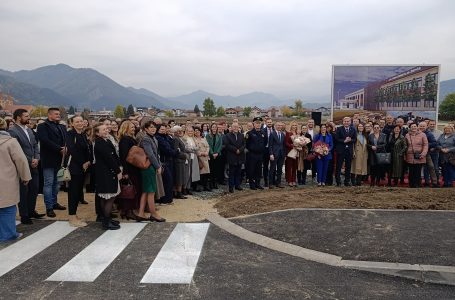 Upriličena ceremonija otkrivanja kamena temeljca za izgradnju nove zgrade Doma zdravlja Žepče i obilježen završetak radova na dvije ulice u Novom Žepču